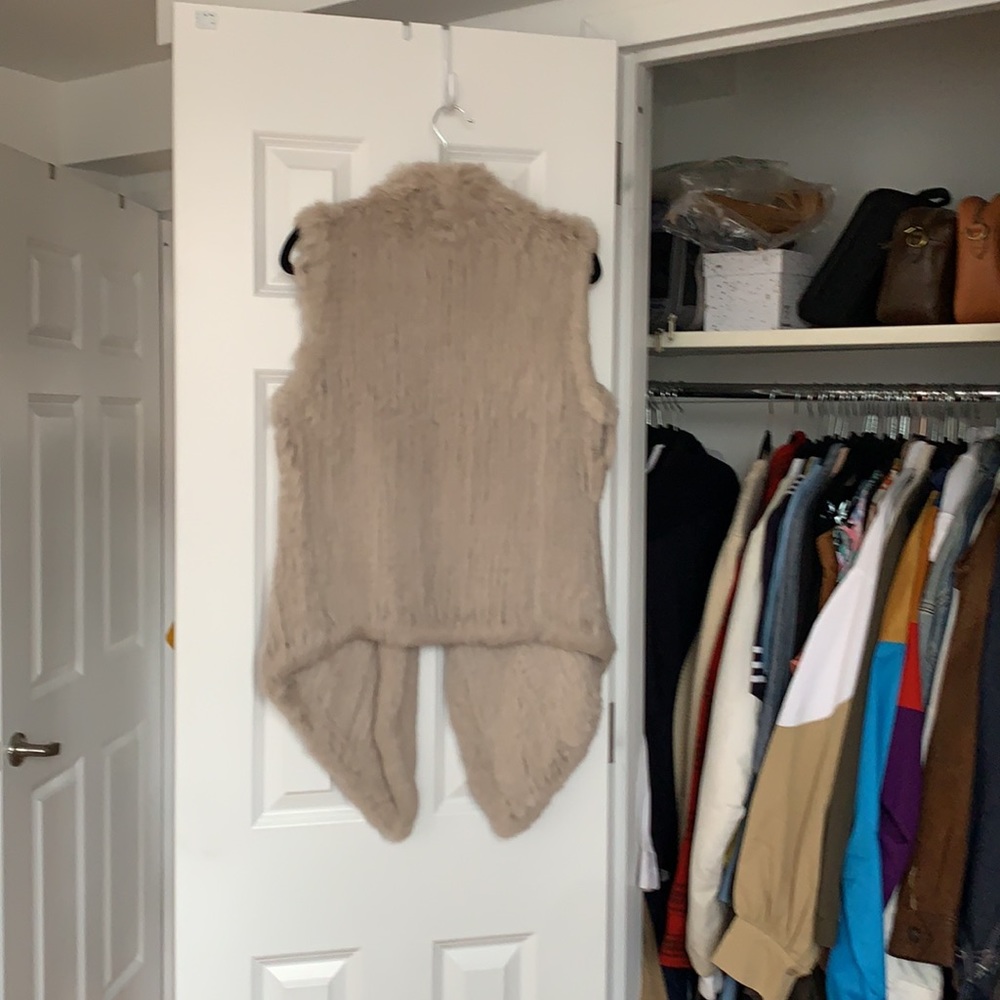 Love Token • Genuine Rabbit Vest - Picture 2 of 13